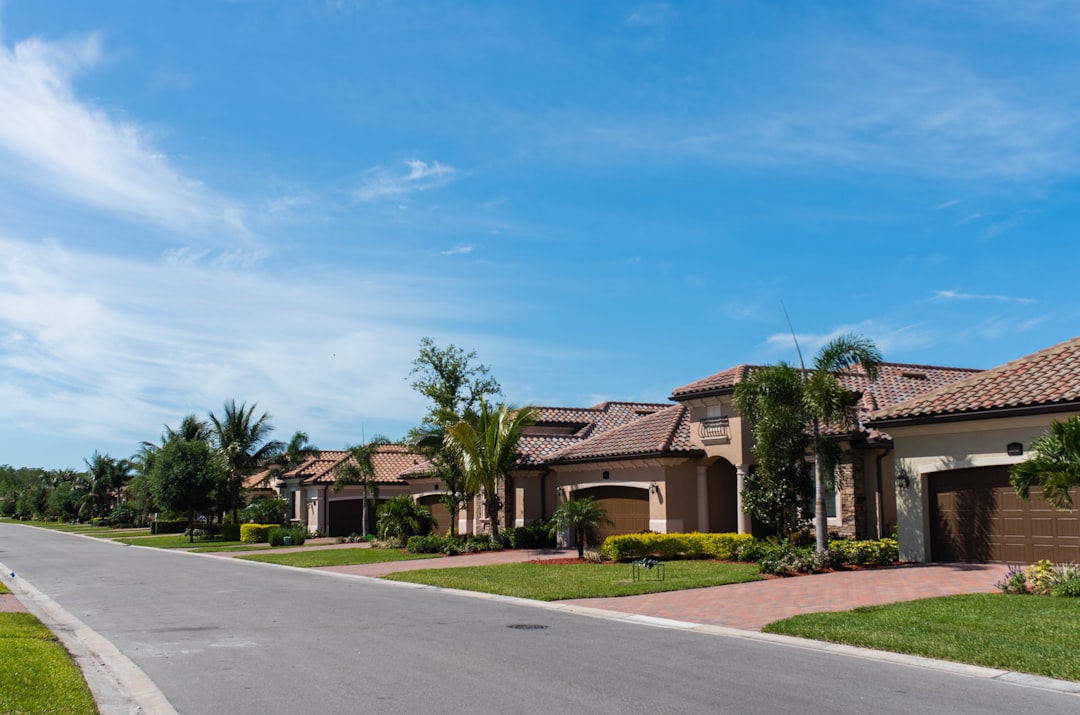 EndritRealtor's tweet photo. Thinking of buying or selling in Jacksonville or St. Augustine? Let’s chat about your options! 🏡💬 #RealEstateTips #LocalExpert https://t.co/LClPwBBKfW