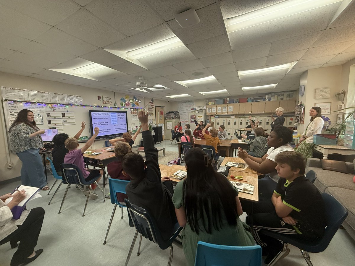HistoryMatrs's tweet photo. Ptolemy, Copernicus, and Galileo. Oh my! Ms. Cascio’s 5th grade students at Highland Elementary are “dissecting” the Scientific Revolution!

Having a Field of Dreams moment… Give students engaging topics and they will read.

#HistoryMatters @ckschools @CurriculumMatrs https://t.co/i8bXZbTZeH