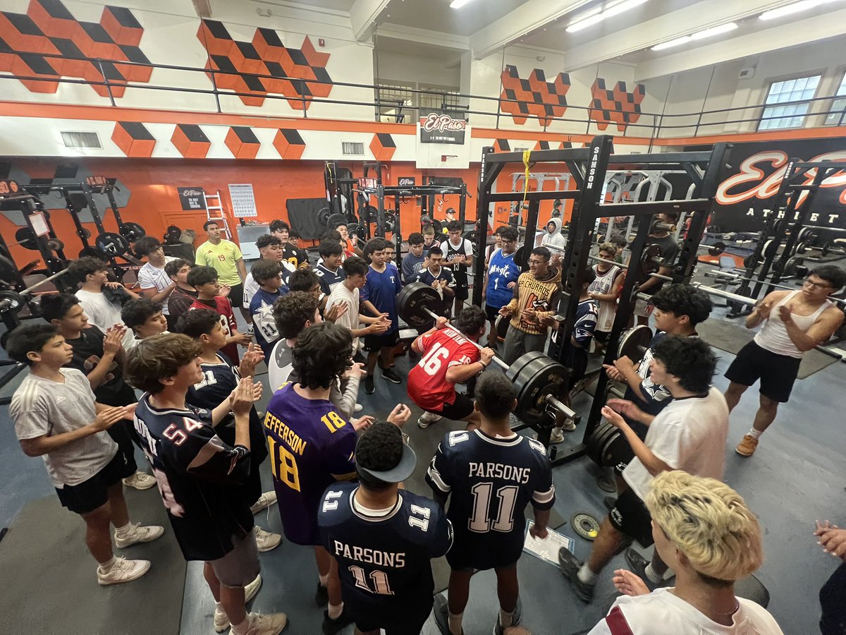 ELITE week on The Hill!! Juiced up!! #TheBrotherh25d #EliteIsTheStandard <a href="/ElPasoFB/">El Paso High Football</a>