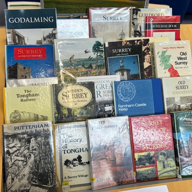 FarnhamLibrary's tweet photo. Saturday 10th May is Surrey Day!

Come and browse our Local History section and get to know Surrey that little bit better 🍃🏰

#SurreyDay #Surrey #SurreyEngland #SurreyLibraries #FarnhamSurrey #LocalHistory #LocalArea #SurreyHistory https://t.co/nxO8IbI22L