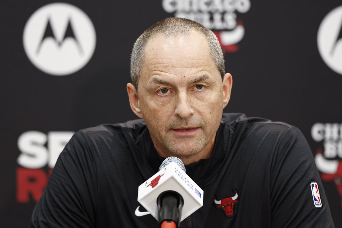 Score Middays (@scoremiddays) on Twitter photo We will carry #Bulls executive VP of basketball operations Arturas Karnisovas' press conference live at 10 a.m.
Plus, #Bears, #Cubs and more
<a href="/leilarahimi/">Leila Rahimi</a> & <a href="/mharrisonair/">Marshall Harris</a> 10 a.m.-2 p.m.
12:00 <a href="/clayharbs82/">Clay Harbor</a>
1:00 <a href="/KendallG13/">Kendall Gill</a>
🎧 670TheScore.com/listen
💻 Twitch.TV/Chicago670TheS… We will carry #Bulls executive VP of basketball operations Arturas Karnisovas' press conference live at 10 a.m.
Plus, #Bears, #Cubs and more
<a href="/leilarahimi/">Leila Rahimi</a> & <a href="/mharrisonair/">Marshall Harris</a> 10 a.m.-2 p.m.
12:00 <a href="/clayharbs82/">Clay Harbor</a>
1:00 <a href="/KendallG13/">Kendall Gill</a>
🎧 670TheScore.com/listen
💻 Twitch.TV/Chicago670TheS…