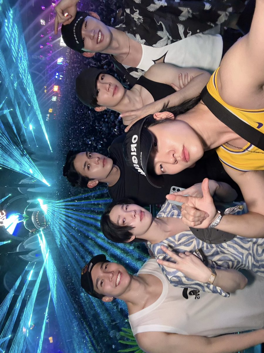 Bossckm_'s tweet image. SONGKRAN 2025🫶🏻💦