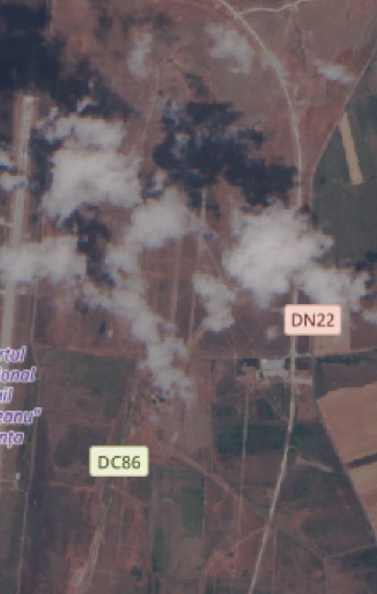 Lukai1861's tweet photo. #Romania | Satellite 🛰 images:
2024/06/30
The first phase of the construction started in June, on 30 June there were the first land stripes and the ground was levelled.
#NATO #Airbase #Costanța https://t.co/G7H9DCX8kR