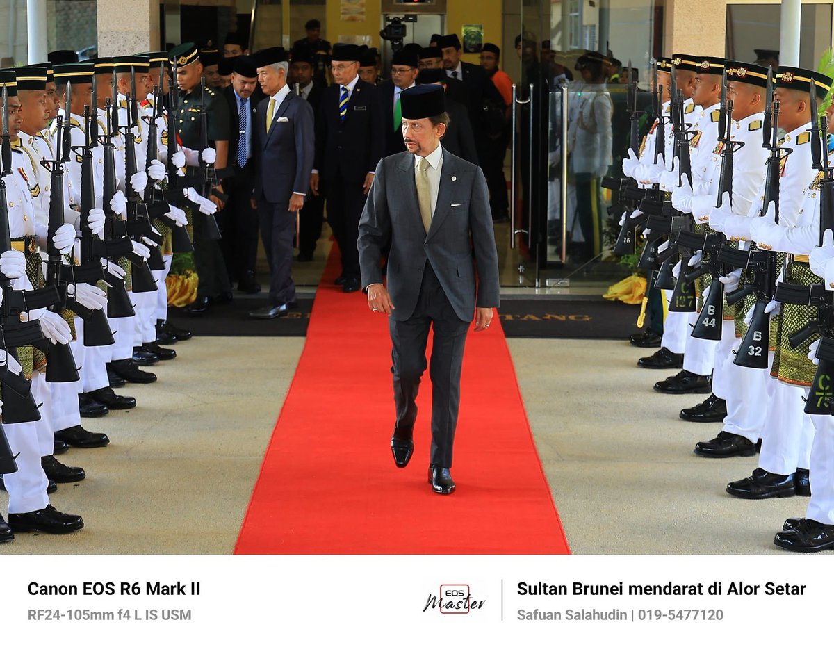 MyNegara's tweet photo. Hari Ini Dalam Sejarah 17 April 2025

Keberangkatan tiba pesawat Boeing 787-8 (BBJ) Dreamliner yang dipandu sendiri oleh Sultan Brunei Darussalam, Sultan Hassanal Bolkiah https://t.co/lqek4wqcy7
