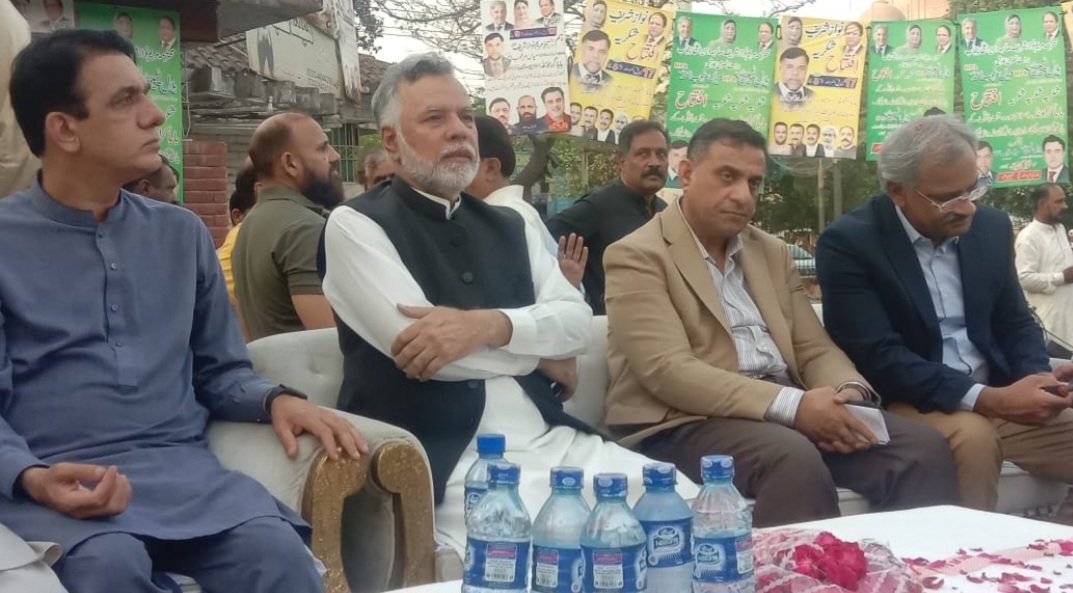 MianMarghoob786's tweet photo. میاں مرغوب احمد MPA/وائس چیئرمین ایل ڈی اے نے حلقہ پی پی 173 بابا گراونڈ میں "انڈر گراؤنڈ واٹر ٹینکر" کا افتتاح کیا۔ وزیر ہاؤسنگ بلال یاسین، وائس چیئرمین واسا چوہدری شہباز احمد سمیت دیگر شخصیات نے شرکت کی
#PP173 #mianmarghoob https://t.co/5qJRAbda5C