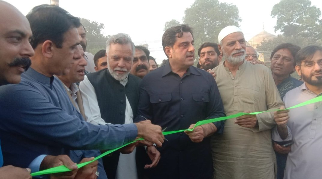 MianMarghoob786's tweet photo. میاں مرغوب احمد MPA/وائس چیئرمین ایل ڈی اے نے حلقہ پی پی 173 بابا گراونڈ میں "انڈر گراؤنڈ واٹر ٹینکر" کا افتتاح کیا۔ وزیر ہاؤسنگ بلال یاسین، وائس چیئرمین واسا چوہدری شہباز احمد سمیت دیگر شخصیات نے شرکت کی
#PP173 #mianmarghoob https://t.co/5qJRAbda5C