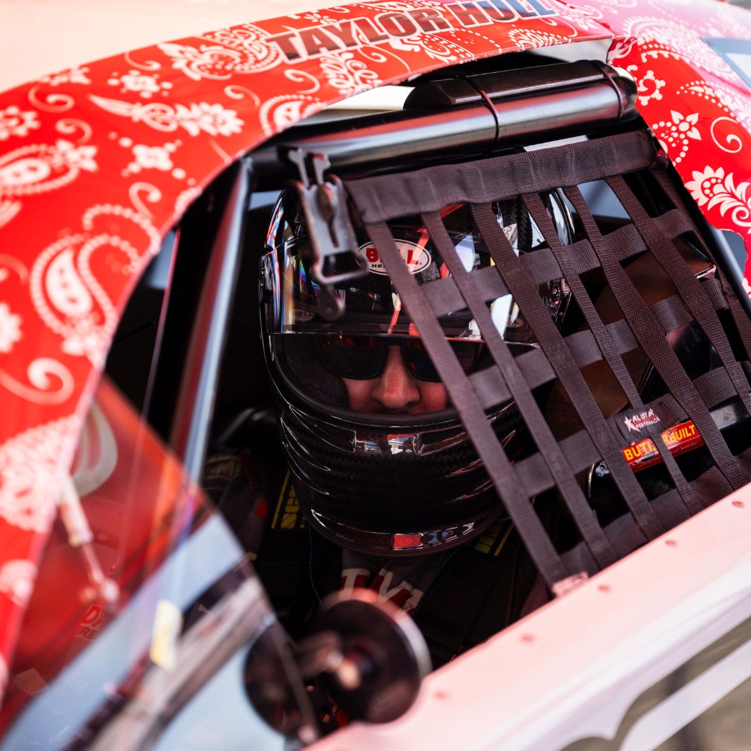 COMPCams's tweet image. Here’s a sneak peek of @taylorhull82's newest look in action at Cordele @cars_tour! 🔥 Stay tuned—we'll see more action in the next couple of weeks!
#CarsTour #Edelbrockperformance #FASTperformance #COMPperformance
