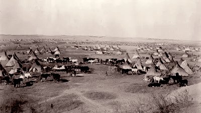 They came to disarm the Lakota.
Instead, they opened fire.

On December 29, 1890, U.S. troops massacred nearly 300 Lakota men, women, and children at Wounded Knee Creek, South Dakota.

Many were unarmed.
Some were babies. 

This wasn’t a battle.
It was a slaughter. 🧵
