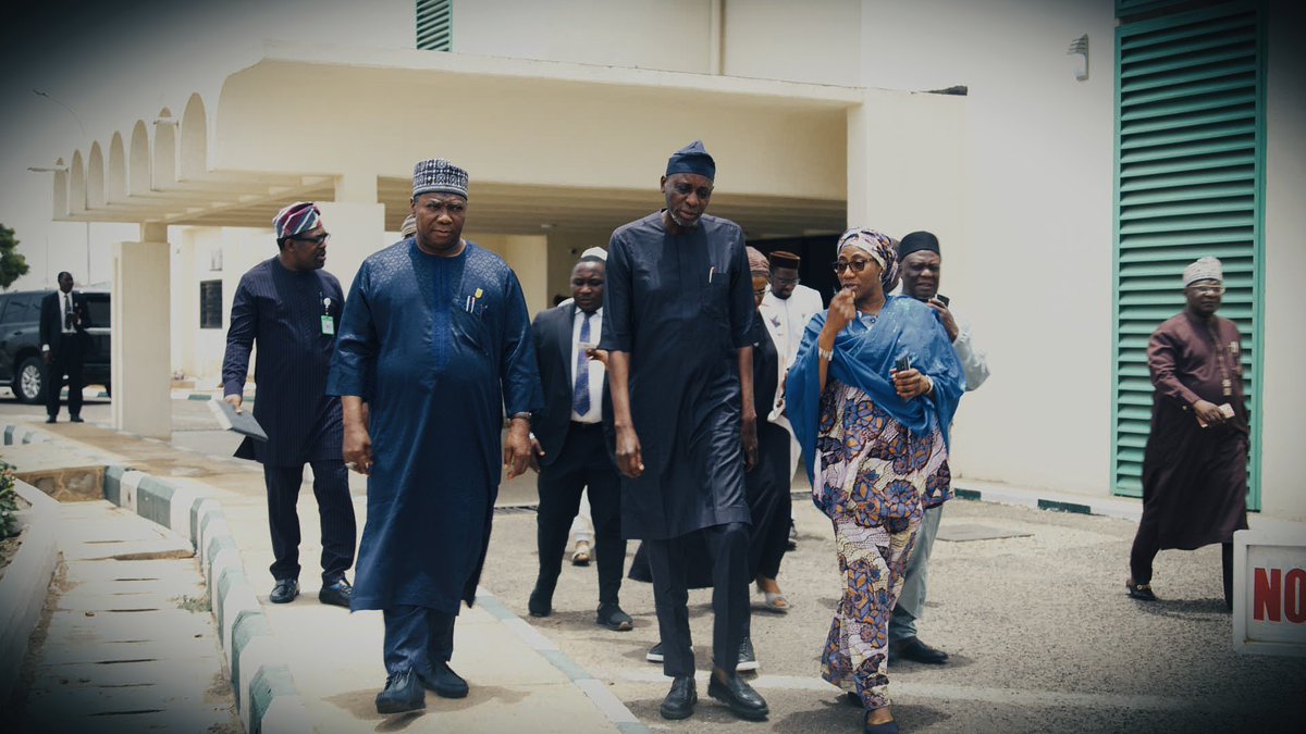 Amidst a somber atmosphere of grief and reflection, the Director General of the National Institute for Policy and Strategic Studies (NIPSS), Kuru, Prof Ayo Omotayo, led his management team to pay a condolence visit to the Governor of Plateau State, His Excellency Barrister Caleb