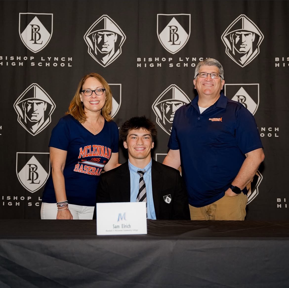 sam_elrich's tweet image. Official ✍️
@mccbaseball1 @TRock01 @CoachTJohnson45 @CoachStark9