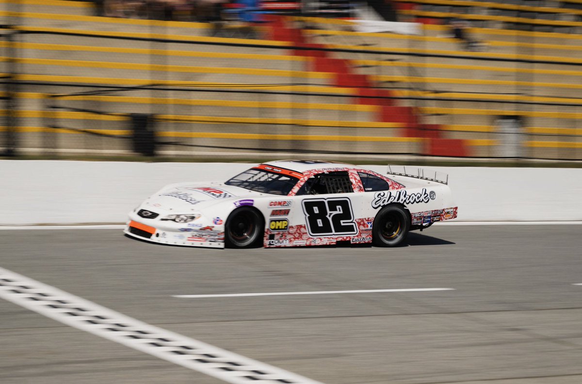 COMPCams's tweet image. Here’s a sneak peek of @taylorhull82's newest look in action at Cordele @cars_tour! 🔥 Stay tuned—we'll see more action in the next couple of weeks!
#CarsTour #Edelbrockperformance #FASTperformance #COMPperformance