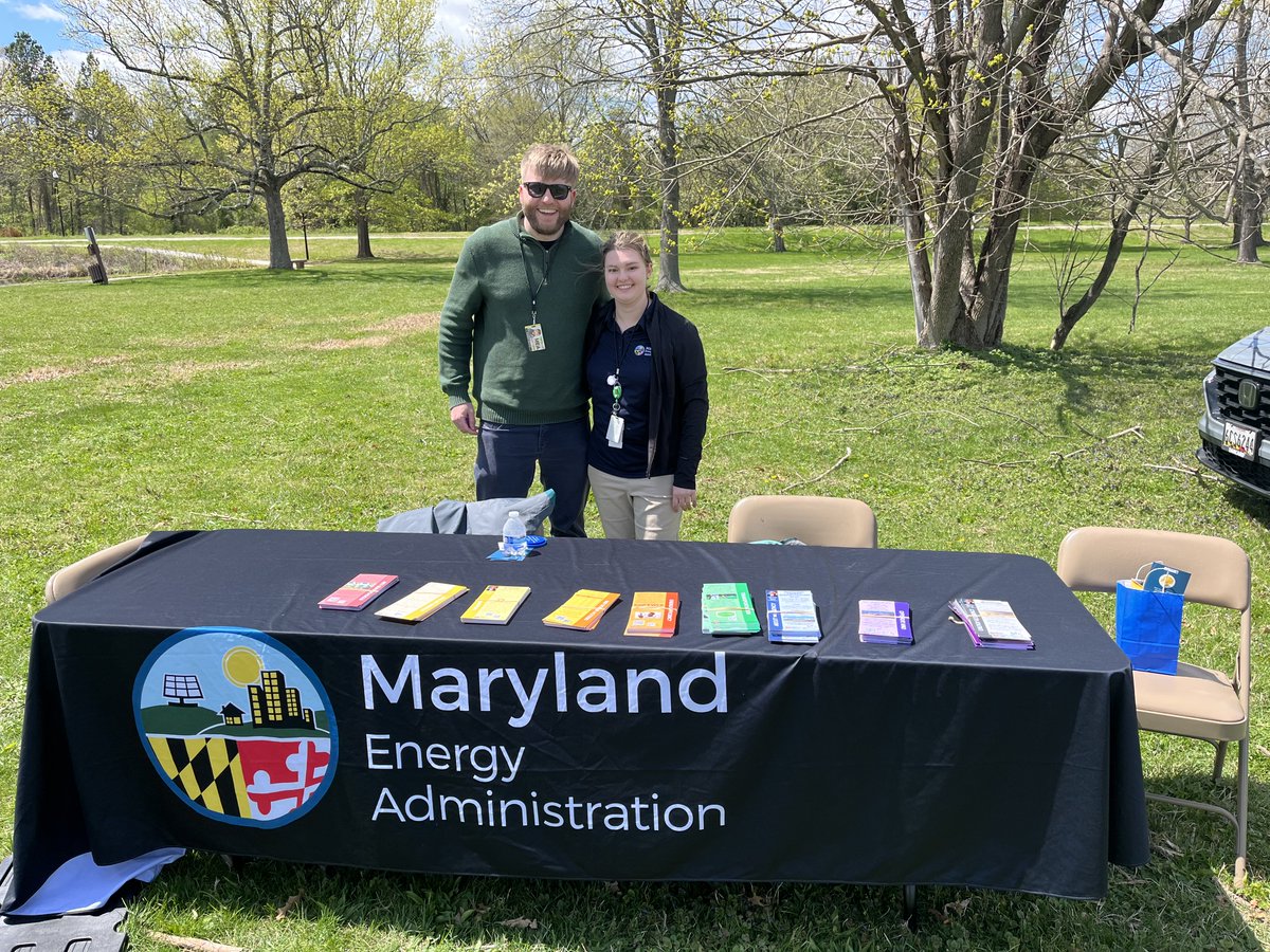 MDEnergy's tweet photo. Our energy specialists took part in an Earth Day event in Fort Meade this week 🌎
Let us know what Earth Day events you're participating in this year 🗨️
 #FortMeade #GreenEvents #EarthDay #EarthMonth https://t.co/vPRwvvtcTK