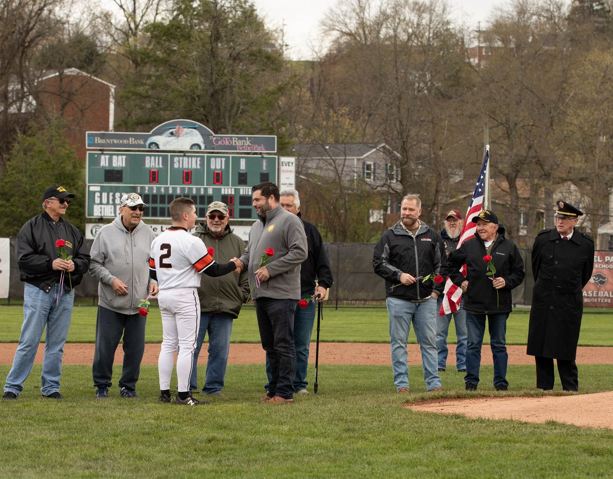 🚨GAMEDAY🚨
🆚 Riverside
📍 Purkey
⏰ 4:00
☀️60+ degrees and sunny (finally)! Great day to come out and watch 2 of the top programs in the WPIAL compete

#ttob