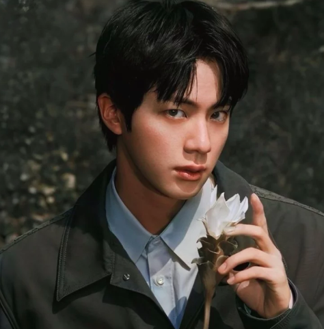 AboutMusicYT's tweet photo. Jin announces his solo tour, RUNSEOKJIN_EP.TOUR. https://t.co/90wGRSt7qN