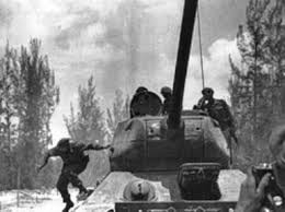 Un 17 de abril de 1961  hace 64 años se inicia la invasión de Bahía de Cochinos, respaldada por  el gobierno de EEUU.
#CubaVencerá 
#ArtemisaJuntosSomosMás 
<a href="/DiazCanelB/">Miguel Díaz-Canel Bermúdez</a> 
<a href="/DrRobertoMOjeda/">Dr. Roberto Morales Ojeda</a> 
<a href="/PartidoPCC/">Partido Comunista de Cuba</a>