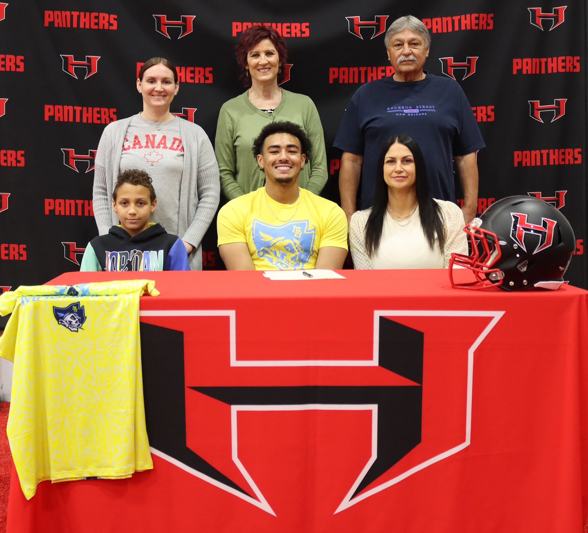 Avian Williams signs with Myrtle Beach Collegiate. Avian is a fantastic young man that was plagued by an ACL  injury his junior season and lost his senior season due to an improper surgery to repair it. All Conference player as a sophomore. Huge potential and tireless work ethic.