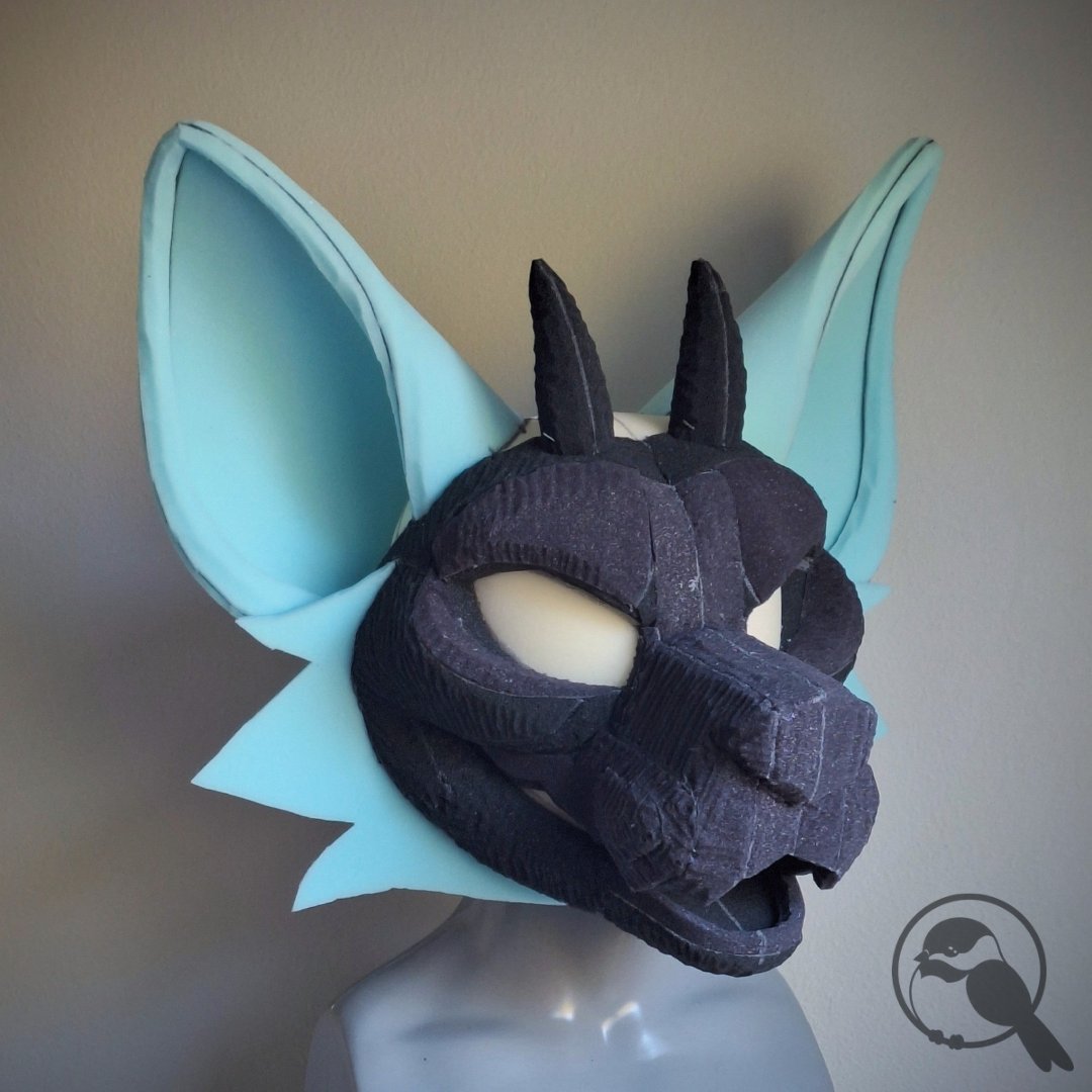 chickaspree's tweet photo. This Dragon/Canine hybrid headbase was made for angellunastudios on Instagram. Hybrids are always an intriguing challenge 🪷

#fursuit #furry #headbase #fursuitbase #furryheadbase #fursuitmaker  #dragon #canine https://t.co/uNcioDwhE7