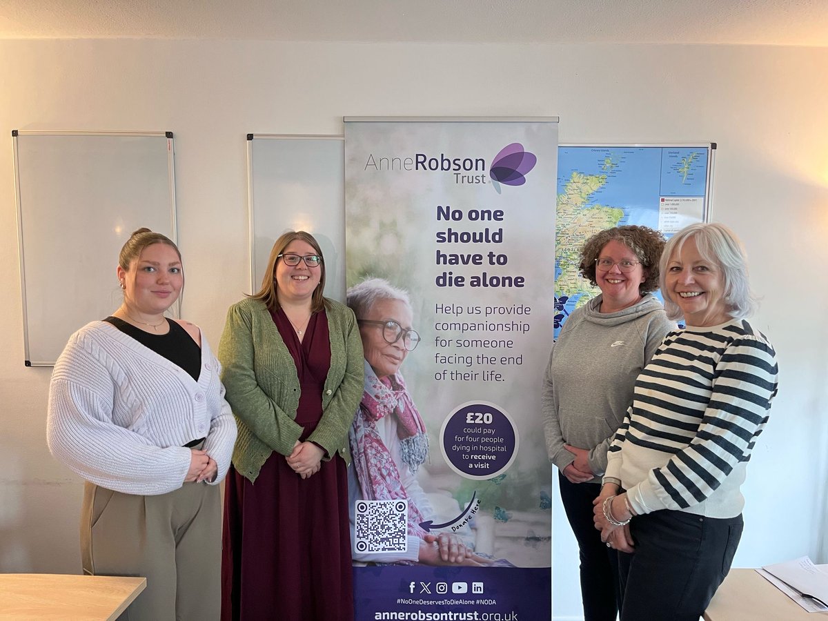Anne Robson Trust (@annerobsontrust) on Twitter photo This week we welcomed <a href="/GWH_NHS/">Great Western Hospitals NHS Foundation Trust</a> to our head office to train their Volunteer Coordinator and the rest of their team, ready to set up their end of life volunteer service!
That means more people will receive the comfort and companionship they deserve at the end of life. This week we welcomed <a href="/GWH_NHS/">Great Western Hospitals NHS Foundation Trust</a> to our head office to train their Volunteer Coordinator and the rest of their team, ready to set up their end of life volunteer service!
That means more people will receive the comfort and companionship they deserve at the end of life.