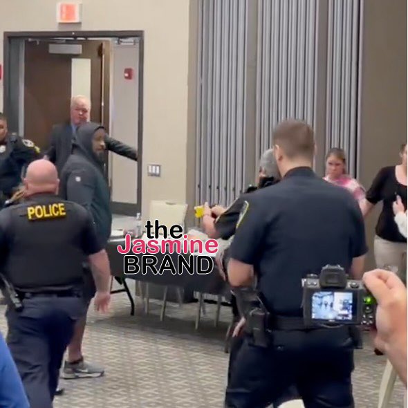 thejasminebrand's tweet image. Things went left at #MarjorieTaylorGreene’s town hall in Cobb County, Georgia.

🎥: CSPAN
👨🏾‍💻: @hausofaaron