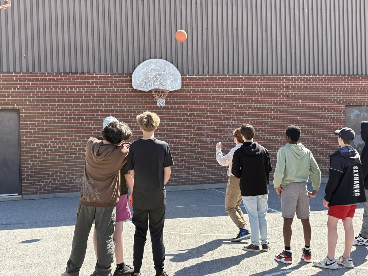 They LOVE their basketball! ❤️🏀 ❤️ #BallDayAllDay ☀️
