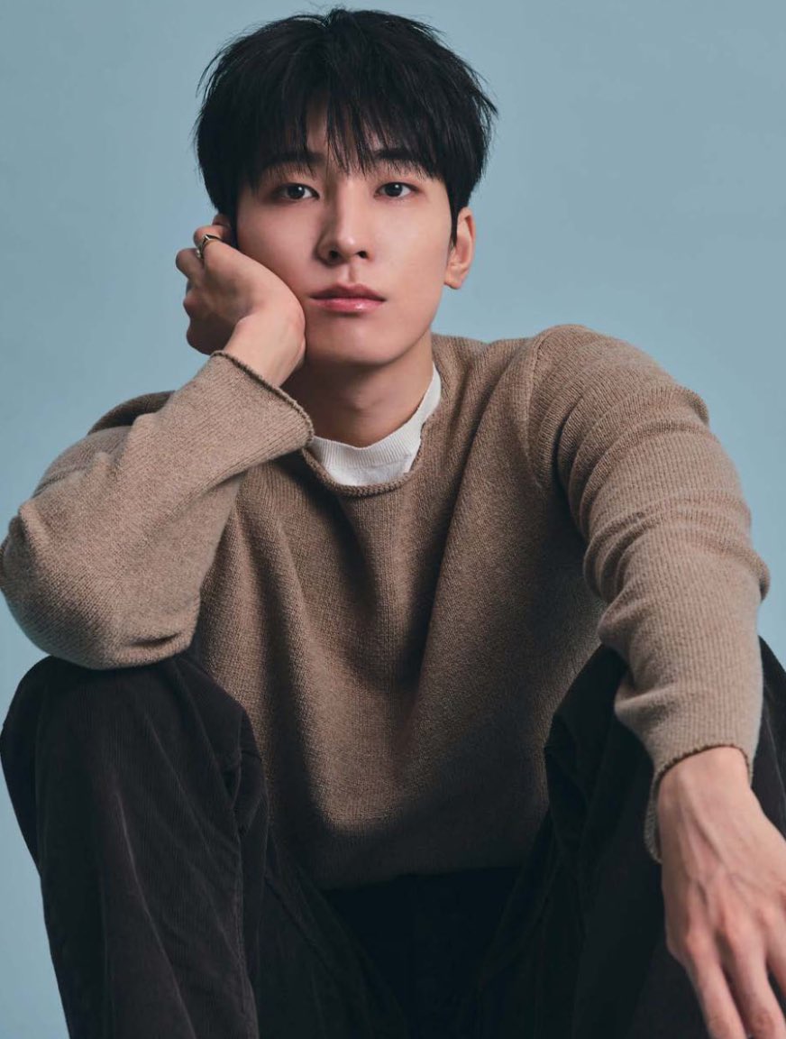 cococatlover_'s tweet photo. 같은 포즈
너무 다른 느낌
제발 https://t.co/JpXqRBFTy6
