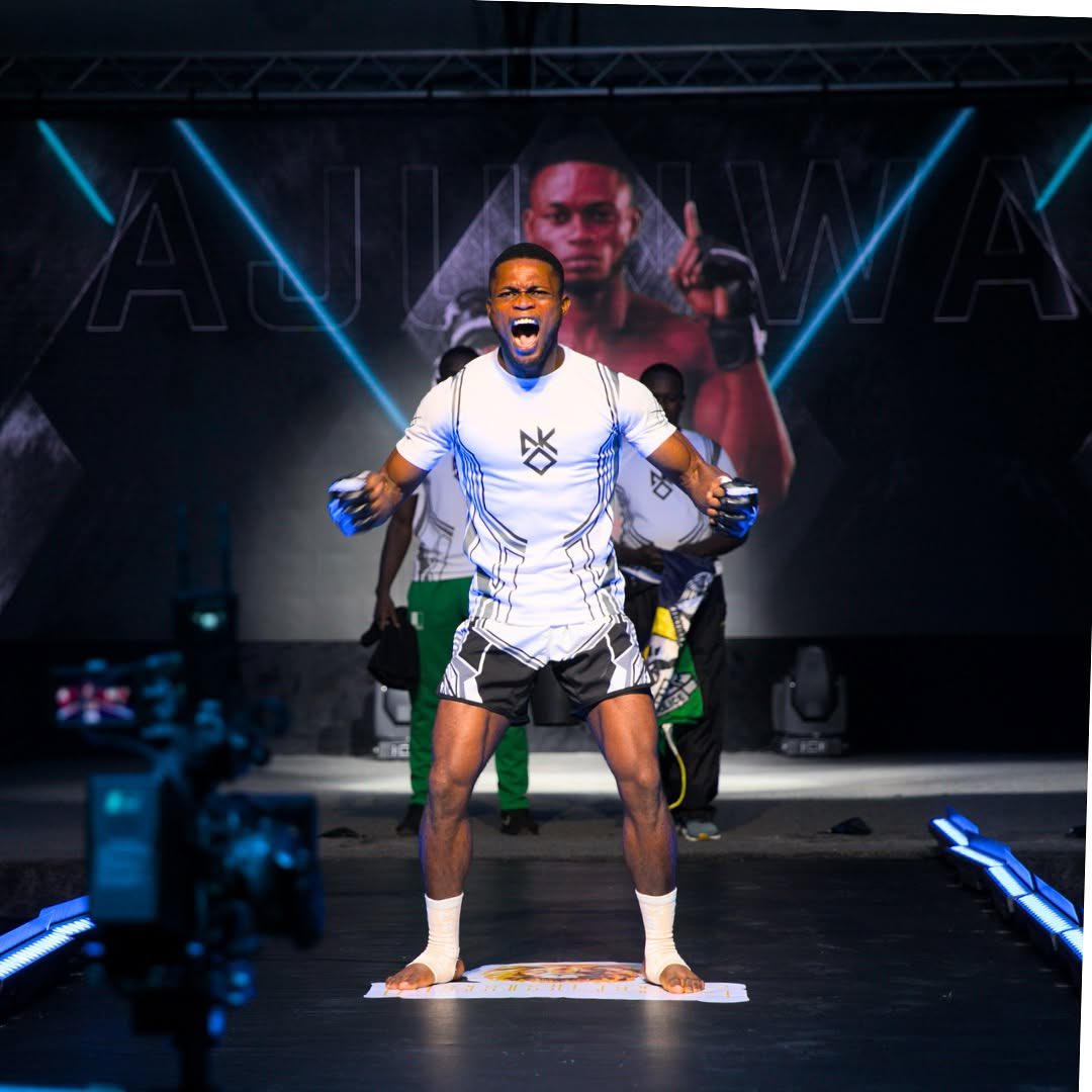 IfeanyiDeclan's tweet photo. Emmanuel Nworie 🇳🇬 returns to victory with a TKO win over Kingsley Ajunwa 🇳🇬 in the AKO Championship Lightweight division! #AKO8 

🧵exclusive fight photos   

#AKO8 #AfricanKnockout #Lagos #Nigeria https://t.co/varrTHnUTz