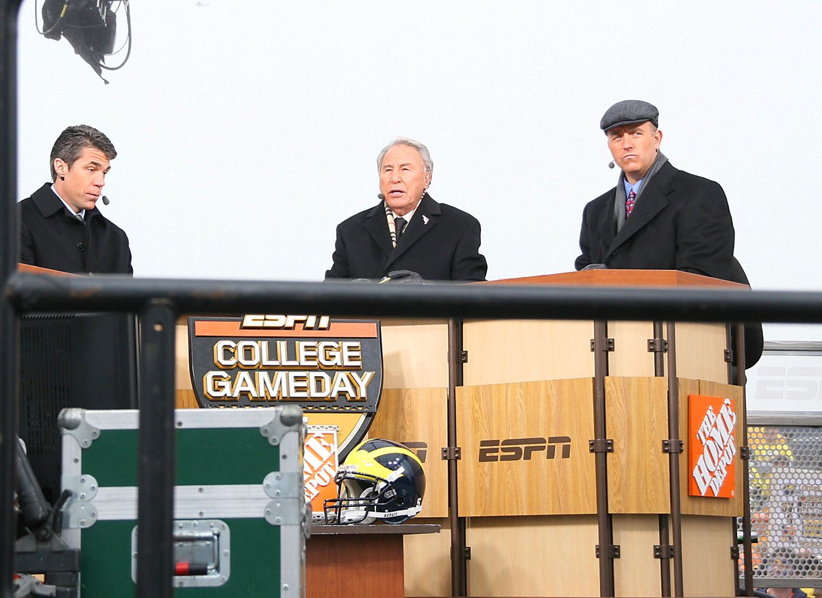 UMichFootball's tweet photo. Happy retirement, Lee Corso. It's been great having you at so many of our games throughout the years! https://t.co/esYcHOEvYc