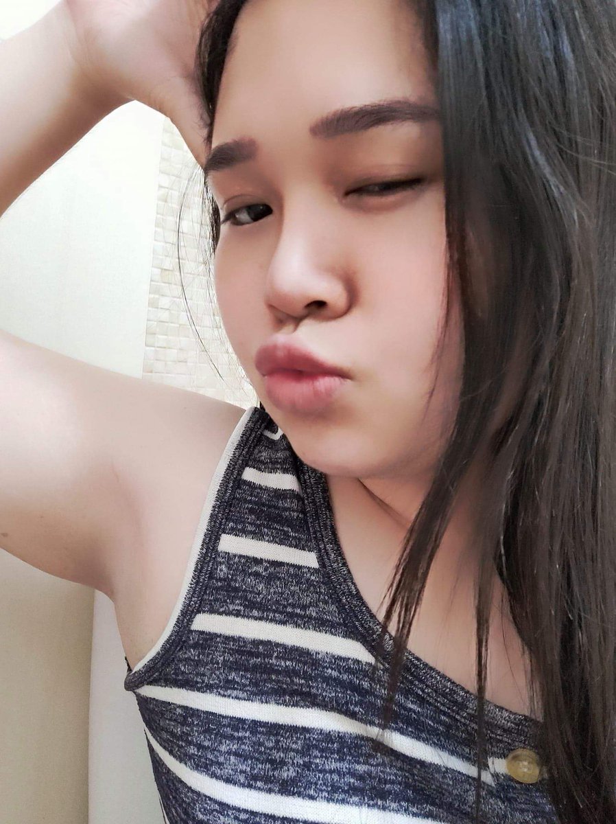 บอกเมียว่าเงี่ยนเมื่อตอนกลางวันให้ทำหน้ายั่วๆแล้วถ่ายส่งให้
เรียกว่ายั่วหรืออ่อนควยดีหล่ะ