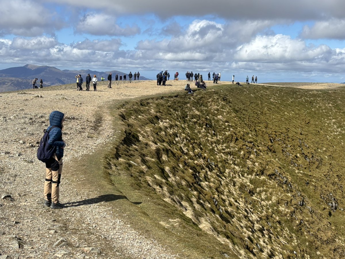 LakesWeather's tweet image. A pleasant day on Helvellyn!
Check out some specific details on conditions to keep you safe as well as Good Fridays forecast at lakedistrictweatherline.co.uk/no_cache Jim
#BeAdventureSmart