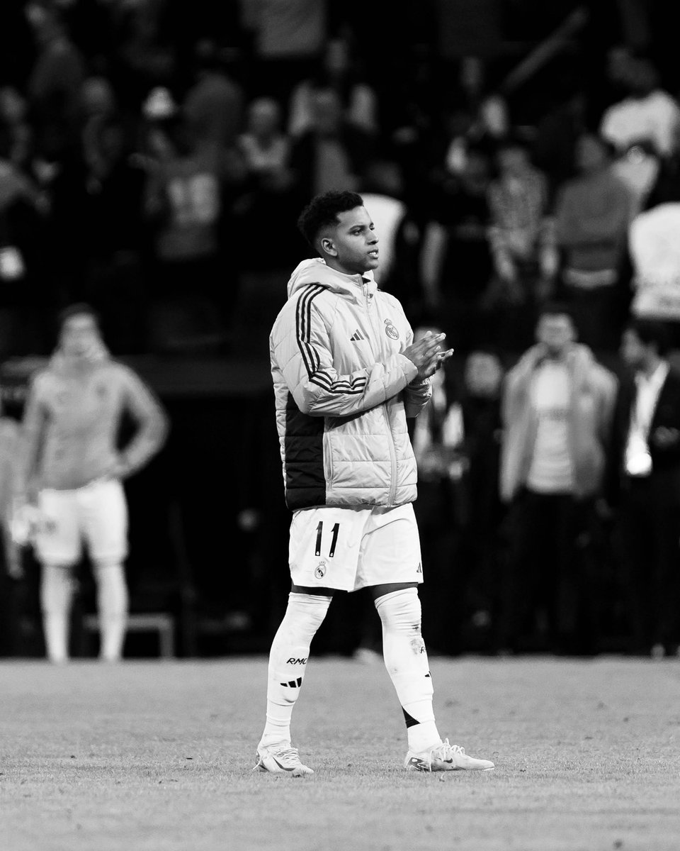 RodrygoGoes's tweet image. Lejos de lo que queríamos, pero no termina aquí. Gracias por estar siempre, afición 🤍 Haremos todo lo posible para conquistar lo que queda. Hala Madrid y Nada Más! 🙏🏾🔥