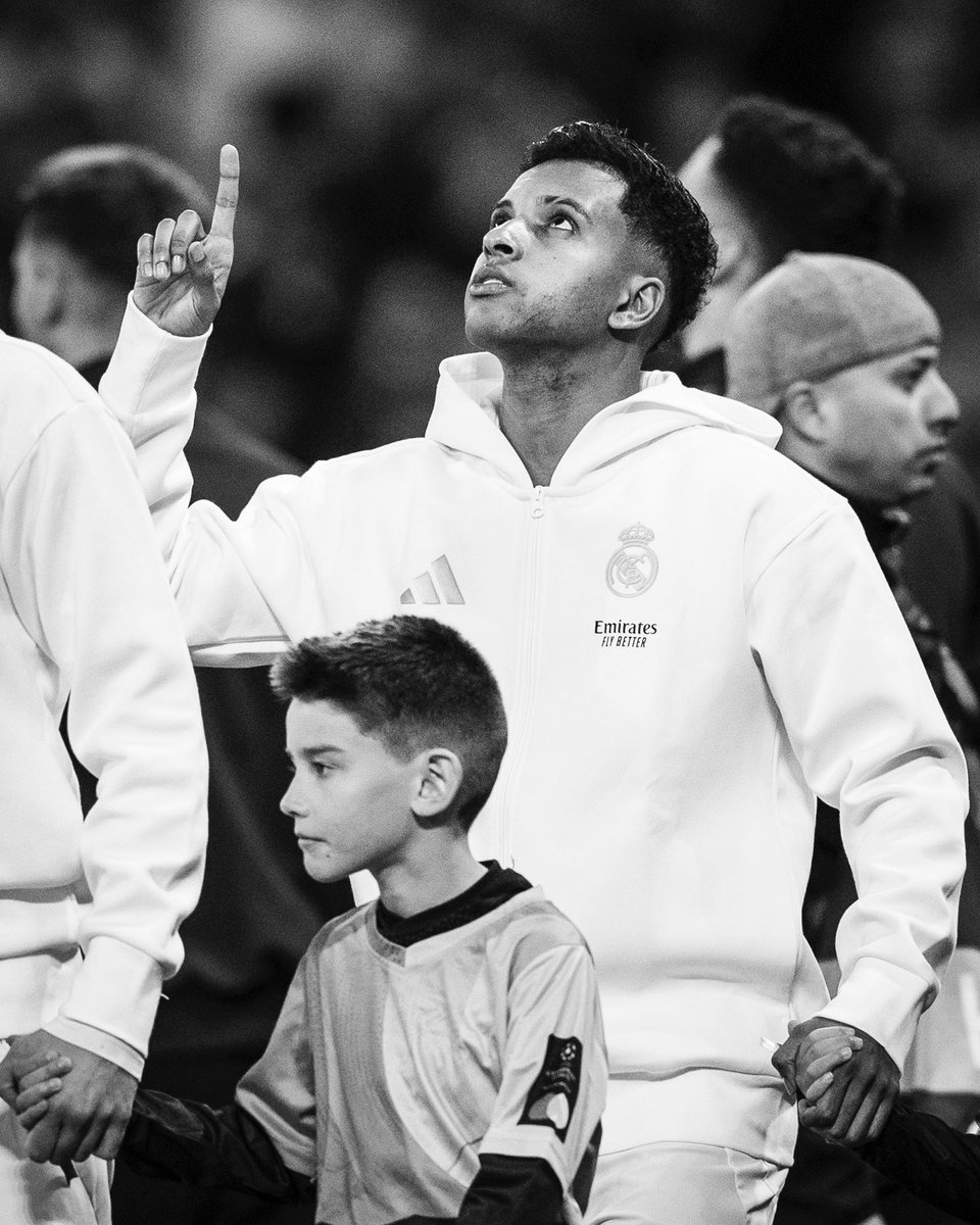 RodrygoGoes's tweet image. Lejos de lo que queríamos, pero no termina aquí. Gracias por estar siempre, afición 🤍 Haremos todo lo posible para conquistar lo que queda. Hala Madrid y Nada Más! 🙏🏾🔥
