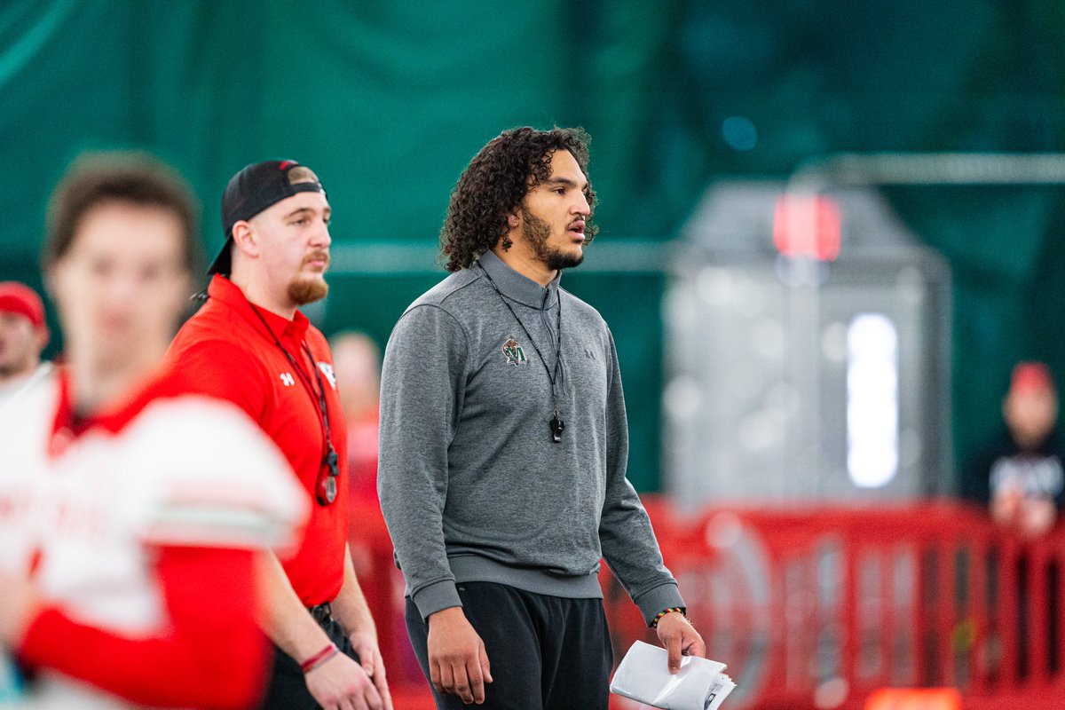 Minot State Football (@msubeaversfb) on Twitter photo Meet the Beavers! 🦫
Offensive staff
<a href="/TomSimi/">Tom Simi</a> Associate Head Coach/OL
<a href="/CoachFam/">Coach Mike Famiglietti “Fam”</a> STC/RC/Running Backs
<a href="/CoachCav81/">Skyler Cavanaugh</a> WRs/TEs/Equipment
#WADL #Flexbone Meet the Beavers! 🦫
Offensive staff
<a href="/TomSimi/">Tom Simi</a> Associate Head Coach/OL
<a href="/CoachFam/">Coach Mike Famiglietti “Fam”</a> STC/RC/Running Backs
<a href="/CoachCav81/">Skyler Cavanaugh</a> WRs/TEs/Equipment
#WADL #Flexbone