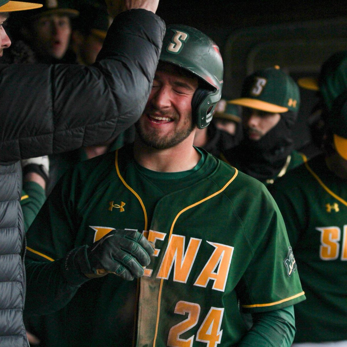 A BROOKS BASH!

<a href="/noah_brooks24/">Noah Brooks</a> with an oppo 🌮 to extend the lead to 9-2 in the seventh

#MarchOn