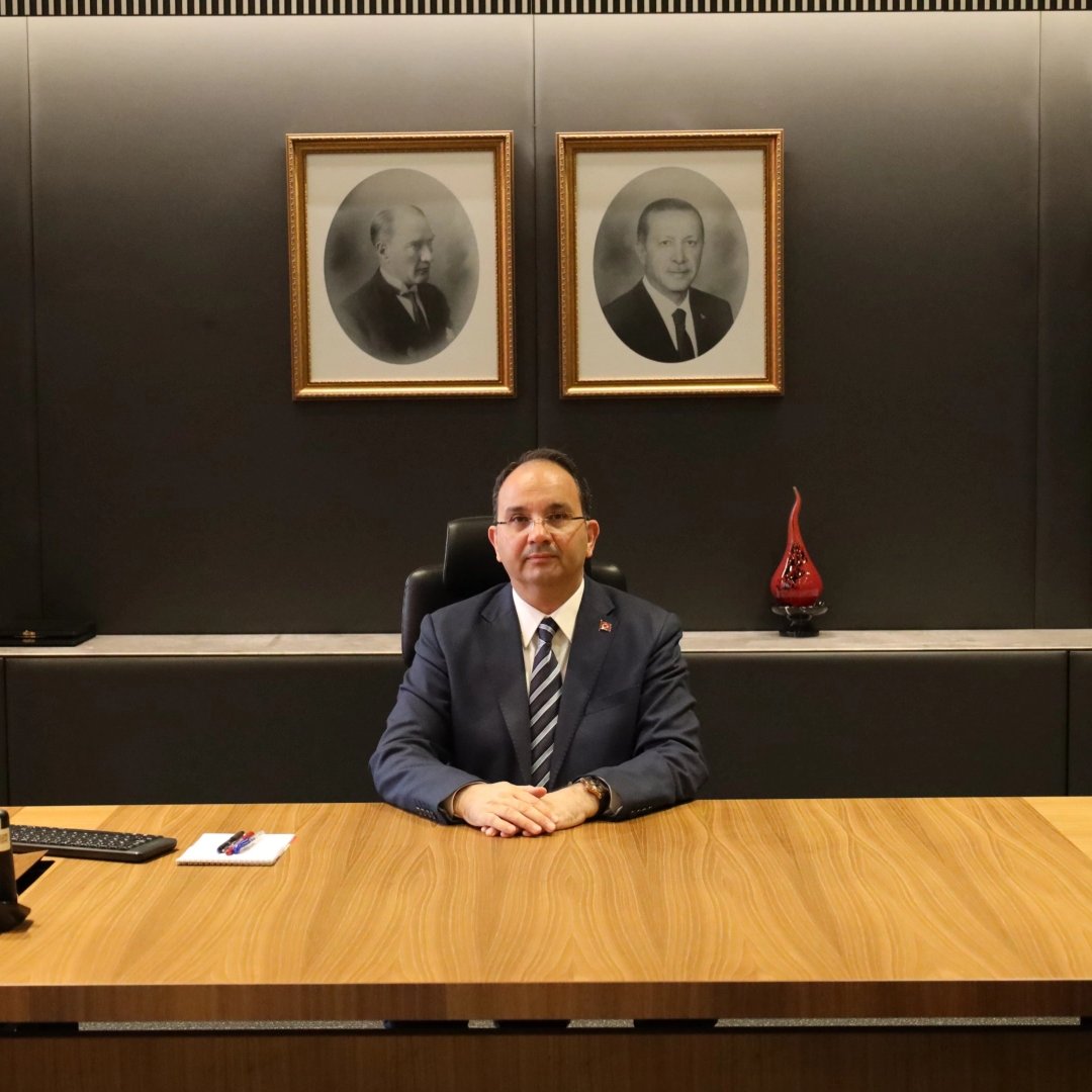 Şişli Belediyesi kayyumunun, CHP yönetiminin öğrencilere verdiği abonman ve burs desteklerini bu ay yatırmadığı öğrenildi.