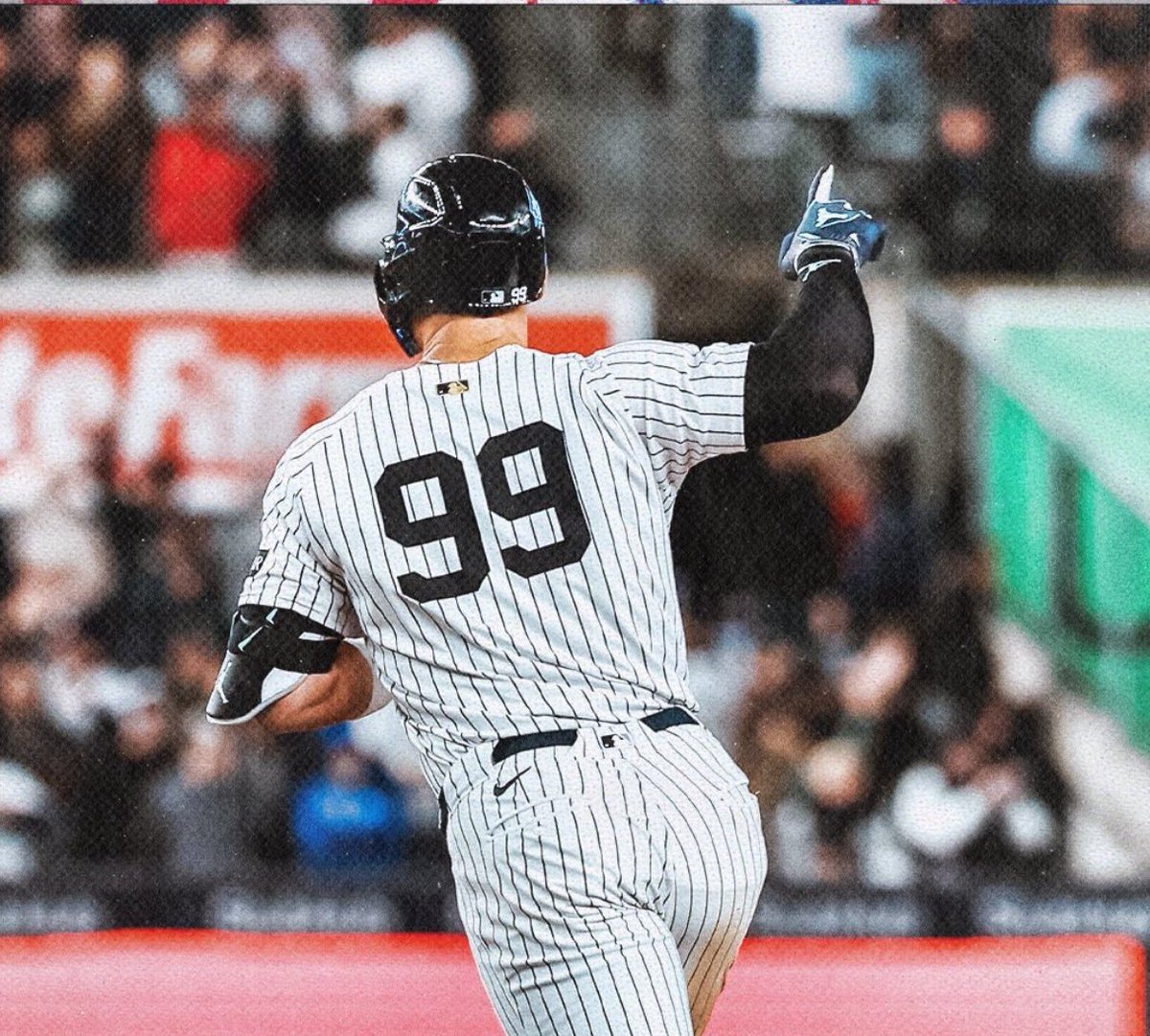JimmyRandazzo's tweet photo. If Aaron Judge hits a HR today someone who retweets and is following is winning a shirt. Comment your size. Let’s go Yankees. https://t.co/xOpJGD28uw