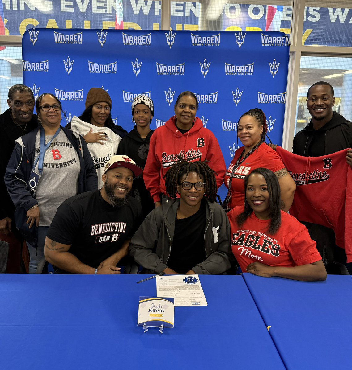 JohnsonJay20310's tweet photo. Signing day! Committed to Benu @BenUEagles Thanks Coach Mac and Coach Juice for everything @wthsfb https://t.co/SPhwCyuSnf