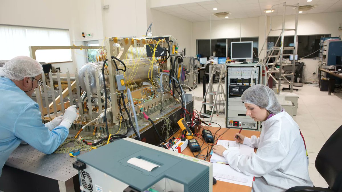 CNES's tweet image. 🚀 Ce 21 avril, #PHARAO décolle vers l’#ISS pour mesurer le temps avec une précision… pharaonique !
🕰️ 1 seconde de dérive tous les 300 millions d’années.
Un bijou de science 🇫🇷 opéré par le #CNES pour tester la relativité depuis l’espace !

👉 cnes.fr/actualites/pha…

#ACES