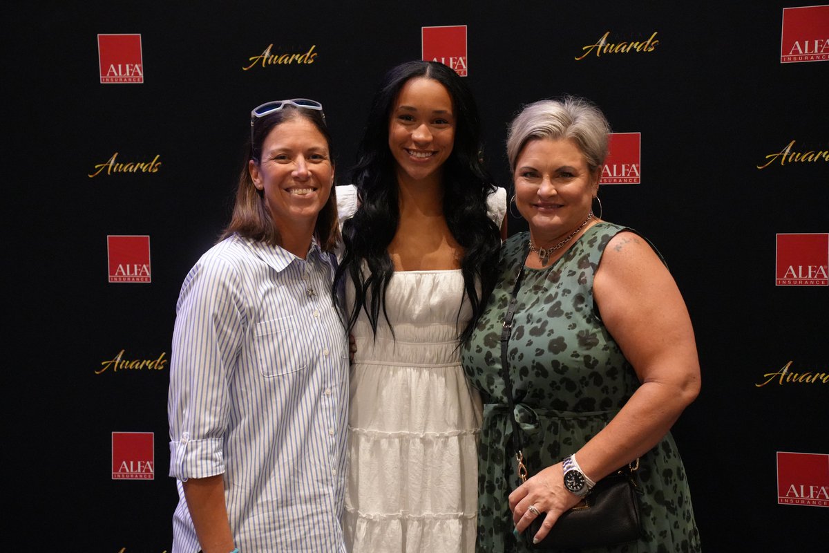 Such an amazing day celebrating Haley Trotter. A great player and even better person who is so easy to root for. She may have lost 6A POTY, but that doesn't change a thing about who she is and her legacy at Chelsea.

Thanks to her family and coach Harlow for letting me take part.