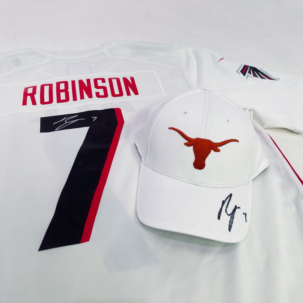 Atlanta Falcons (@atlantafalcons) on Twitter photo A <a href="/Bijan5Robinson/">Bijan Robinson</a> Draft Special 🤘
Repost for a chance to win this signed jersey AND <a href="/TexasFootball/">Texas Football</a> hat! A <a href="/Bijan5Robinson/">Bijan Robinson</a> Draft Special 🤘
Repost for a chance to win this signed jersey AND <a href="/TexasFootball/">Texas Football</a> hat!