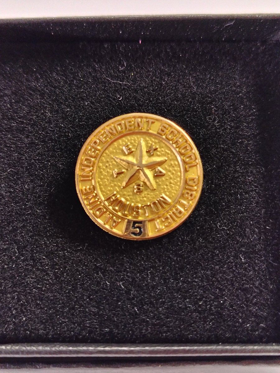 Lea Linthicum (Ms.L) (@lealinthicum) on Twitter photo Thanks <a href="/AldineISD/">Aldine ISD</a> received my 5 year pin. It's been a journey , I'm happy to have been through. 💪💞 Thanks <a href="/AldineISD/">Aldine ISD</a> received my 5 year pin. It's been a journey , I'm happy to have been through. 💪💞