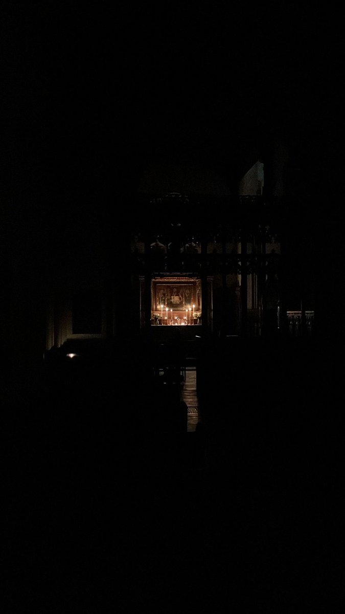 minster_ipswich's tweet image. “…Yet I am not alone, for the Father is with me.” - John 16. 32
​
…And all the disciples forsook him and fled.

📸: The altar of repose, the Lady Chapel, following tonight’s Eucharist of the Last Supper for Maundy Thursday. Members of the congregation watch until Midnight.