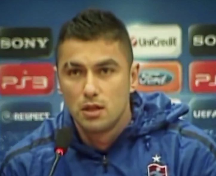 Küçükken mahalle berberine attırdığımız çizik