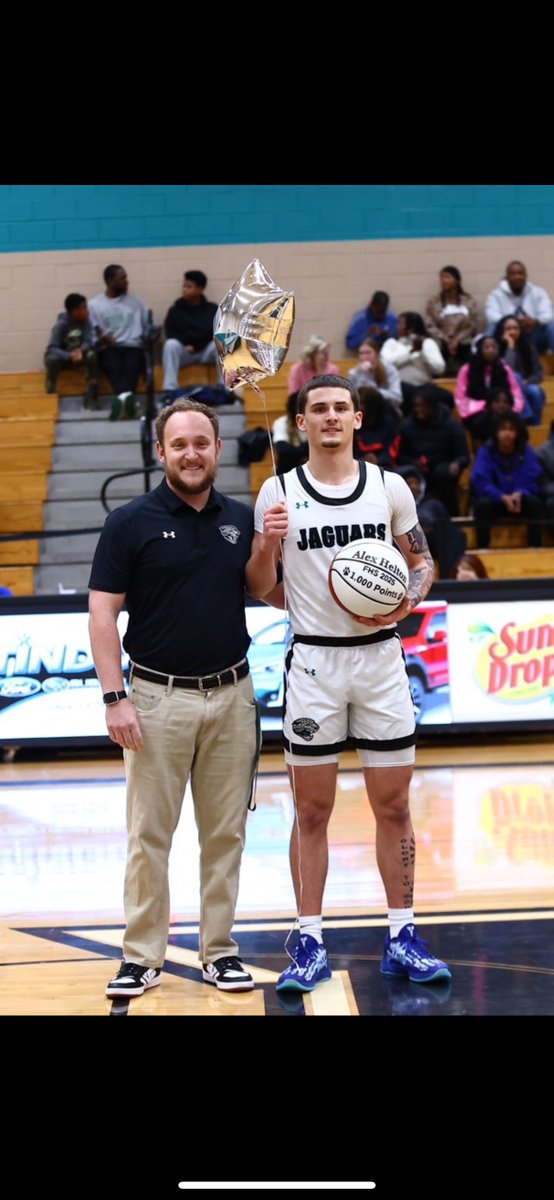 Congratulations to Alex Helton- 6'2, class of 2025 who attends Forestview HS in Gastonia, NC.
Alex has scored over 1,000 pts, combo guard who is shooting 45% hitting 3's,
Finish the season averaging 19ppg, 3.9 rebs.
First Team All-Conference and the Peoples Bank Holiday Classic