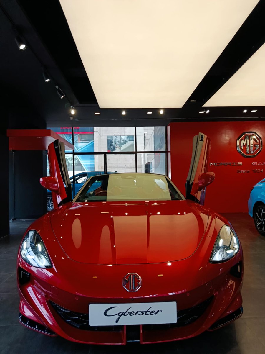 ArtsRozen's tweet photo. New MG cyberstar.preety affordable fast roadster. 510 hp 0 to 60 in just 3.2 s. It can beat ur lambo. Price around 100k$ https://t.co/qDHaORufAM