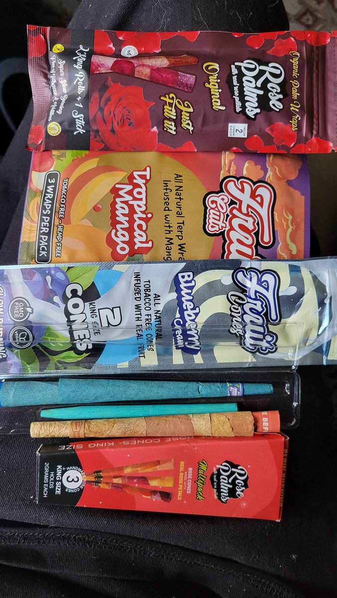 STRNGBLZ's tweet image. Whattup @leafpalms