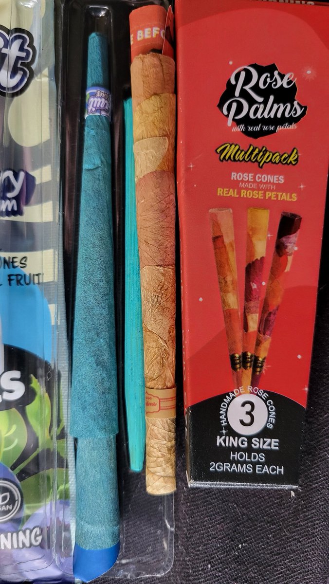 STRNGBLZ's tweet image. Whattup @leafpalms