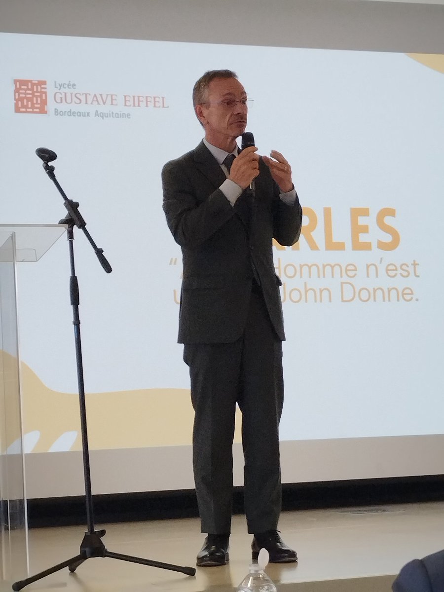 1ère édition du concours d'éloquence créé par le #CVL du <a href="/Eiffel_lycee/">Lycée Gustave Eiffel bordeaux</a>. Bravo aux candidats motivés et courageux, qui ont ému, convaincu, interpellé un public venu en nombre, et merci à M. le Recteur d'académie qui nous a fait l'honneur de sa présence.<a href="/mqueyla12/">Marion Queyla</a> <a href="/AcBordeaux/">Académie de Bordeaux</a>