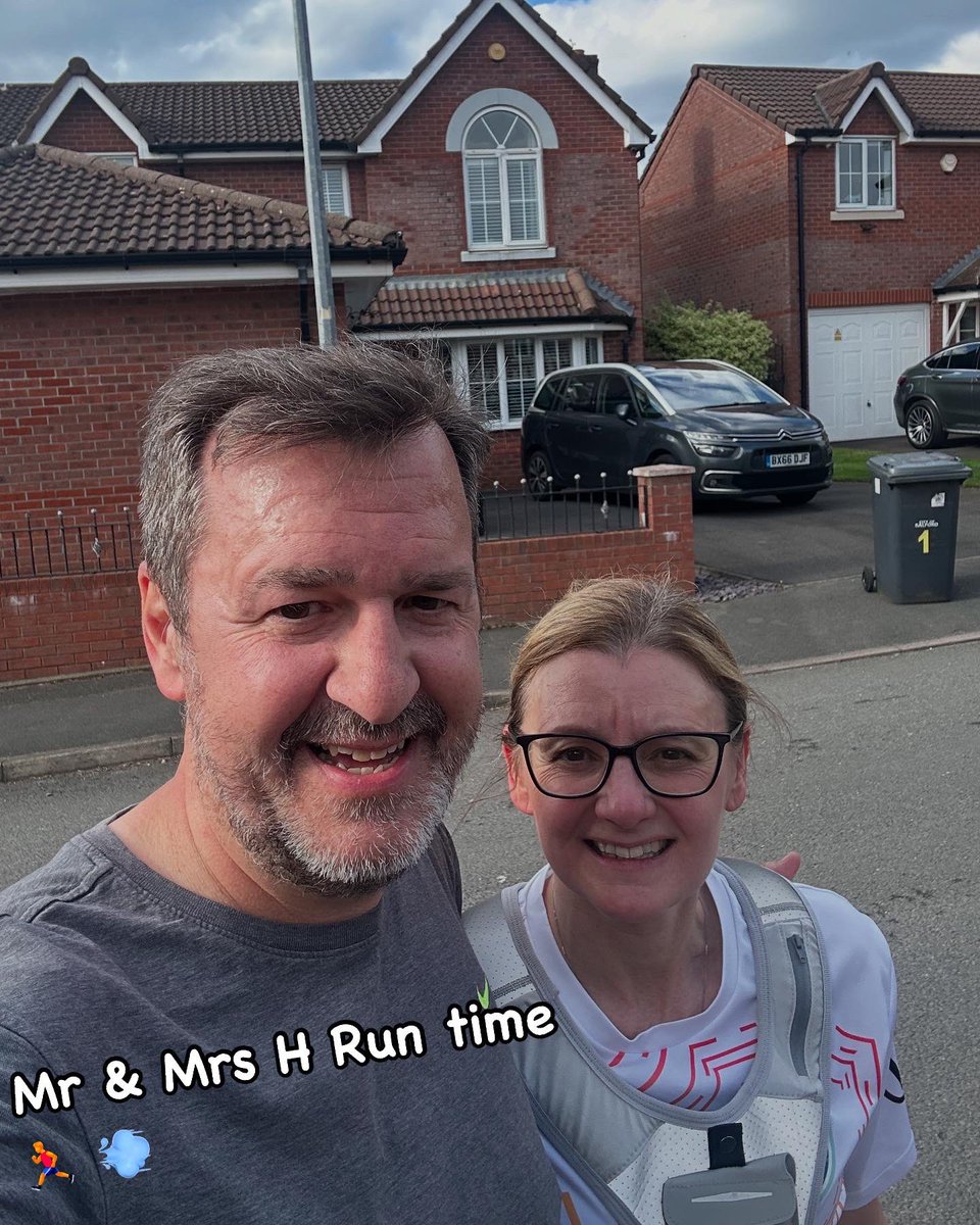 Hulmey75's tweet photo. Just a gentle stroll round the streets 🏃♂️ 💨 @MichHulme99 #doingit #doingourbest #Mcr10k https://t.co/MZzgB8IpgP