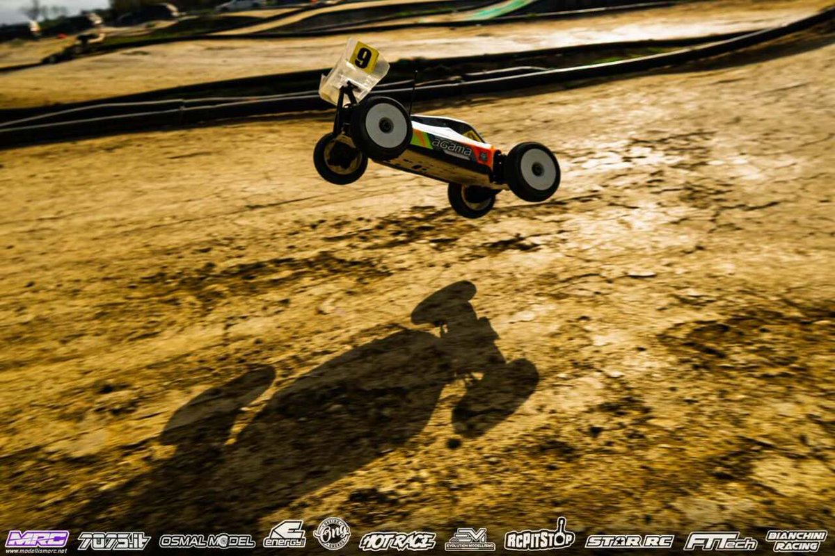 modellismorc's tweet photo. Shadows on the track 
#mrc #modellismorc #rcnitrocars #rcracing #rccars #shadows #radiocontrol https://t.co/GT1a0CSI5n