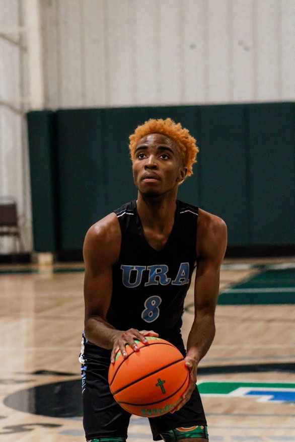 Congratulations to Gabriel Thompson,6'0 class of 2026 from Gastonia, NC attending UR Academy who has finish the season 14-12. Average 20ppg, 3.6 assist and 2.8 stls
Twitter: <a href="/sway_gab/">Gabriel Thompson</a>